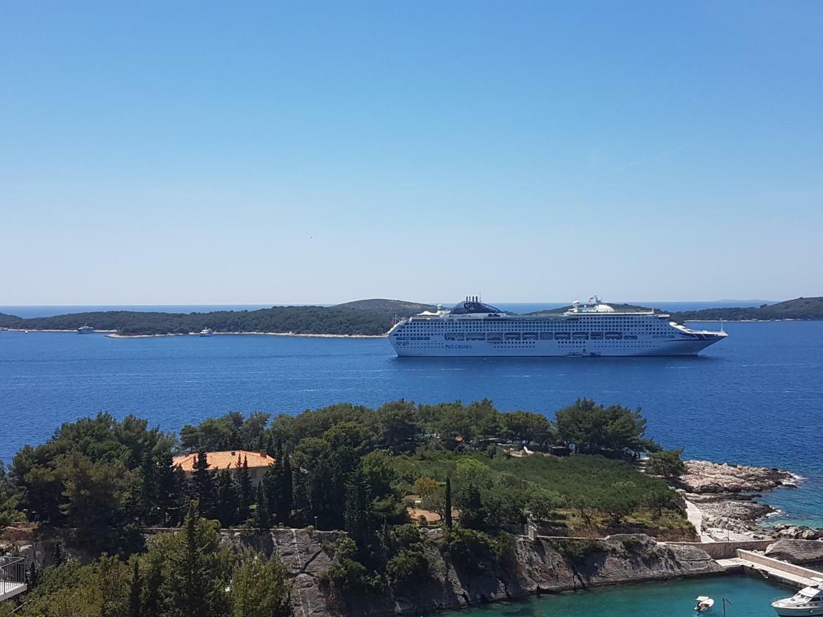 J&B Holiday House Hvar Đảo Hvar Ngoại thất bức ảnh